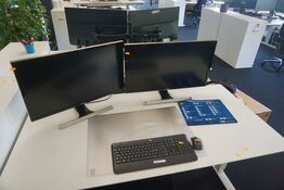 2 stk. skærme + tastatur & mus