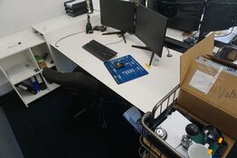 Hæve/sænkebord inkl. stol