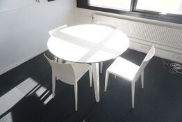 Bord inkl. 4 stole 