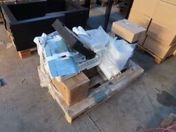 Palle med indhold af maling, afdæknigsplast mv.