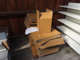 Ca 200 stk papkasser