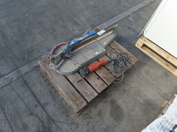 Fliseskærer samt elværktøj