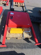 Branskab inkl brandslange samt truckværn