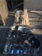 2 paller køkkenredskaber