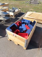 Palle med diverse sortimentskasser