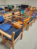 12 stole, assorterede