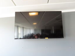 43" smart TV, THOMSON 43UA5S13 med fjernbetjening