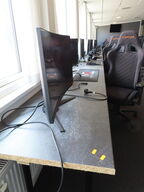 Langt bord, (4 stk. bordplader) - KAN FØRST AFHENTES FRA KL. 13:00 og til 15:00