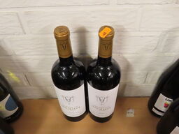 2 flasker premier vin SON MAYOL
