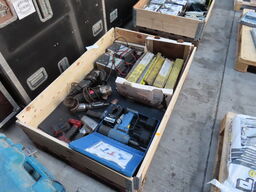 Palle med diverse elværtøjer mv.