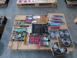 Palle med diverse bor, bits mv.