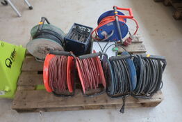 6 stk. kabeltromler, lampe og varmeblæser