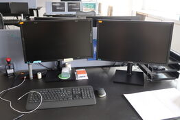 2 stk. computerskærme SAMSUNG S24E450, dockingstation LENOVO Thinkpad, tastatur, mus