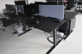 El. hæve/sænke skrivebord uden indhold med afskærmning samt skuffemodul