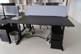 El. hæve/sænke skrivebord uden indhold med skuffemodul