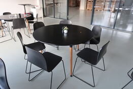 Mødebord med 6 stk. mødestole
