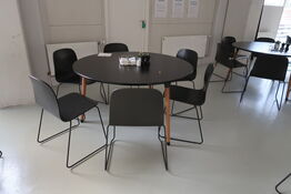 Mødebord med 6 stk. mødestole