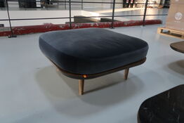 Puf &TRADITION Fly SC9 af Space Copenhagen