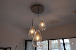 Lysekrone NUURA ANOLI med 3 stk. pendler