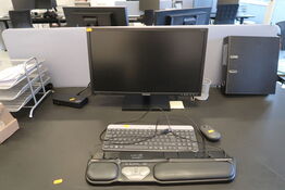 Computerskærm SAMSUNG S24E450, dockingstation LENOVO Thinkpad, tastatur, rollermouse