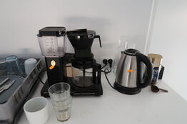 Kaffemaskine MOCCAMASTER samt elkedel