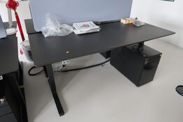 El. hæve/sænke skrivebord uden indhold med skuffemodul