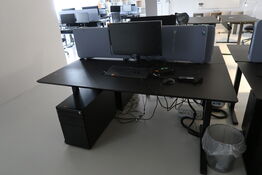 El. hæve/sænke skrivebord uden indhold med afskærmning samt skuffemodul