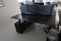 Computerskærm SAMSUNG, dockingstation LENOVO ThinkPad, tastatur, mus