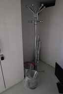 Stumtjener samt 2 stk. papirkurve