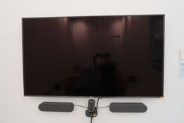 Fjernsyn SAMSUNG UE75JU7005 med fjernbetjening