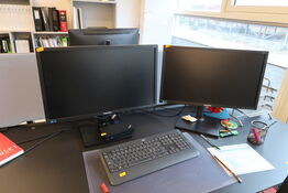 2 stk. computerskærme SAMSUNG S24E450, dockingstation LENOVO Thinkpad, tastatur