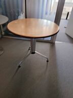 Fritz Hansen, rundt bord 