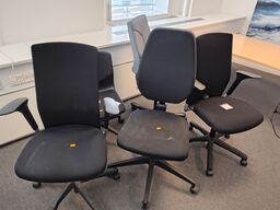 Fem assorterede kontorstole