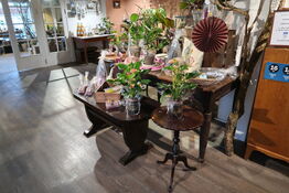 3 stk. borde samt stol uden indhold