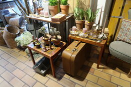 3 stk. borde, kuffert uden indhold