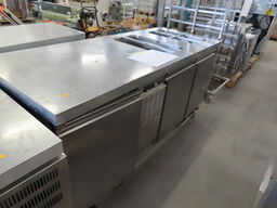 Kølebord m. 3 låger og saladette ZANUSSI