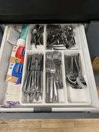 Alt indhold i skabe & skuffer