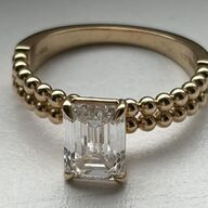 Guldring i 14 kt, med 2,06 carat lab-grown diamant