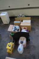 Diverse arbejdslamper, håndsprit, m.v.