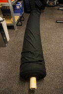 Ca 90 m sort stofrulle i god kvalitet