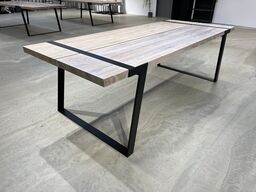 Gigant spisebord. Hvidolieret massiv vildeg. 100x240 cm. Højde 74 cm.