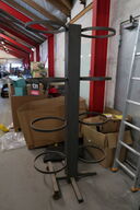 Kraftig stativ på hjul til spande 