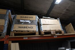 2 stk. paller med indhold