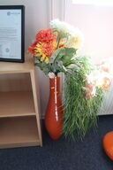 Vase med div. Kunstige planter