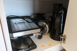 Køkkenvægt, brødrister samt thermokander