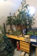 Div. Julepynt, kunstige planter (kasserne er tomme)
