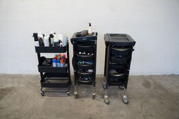 3 stk. Vogne med indhold af diverse produkter mv.