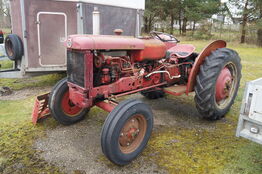Traktor VOLVO 425