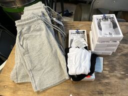 12 Par Shorts SØNDAY, 8 Stk.Tank Top/T-Shirts IMPETUS