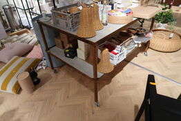 Opbevaringsbord uden indhold